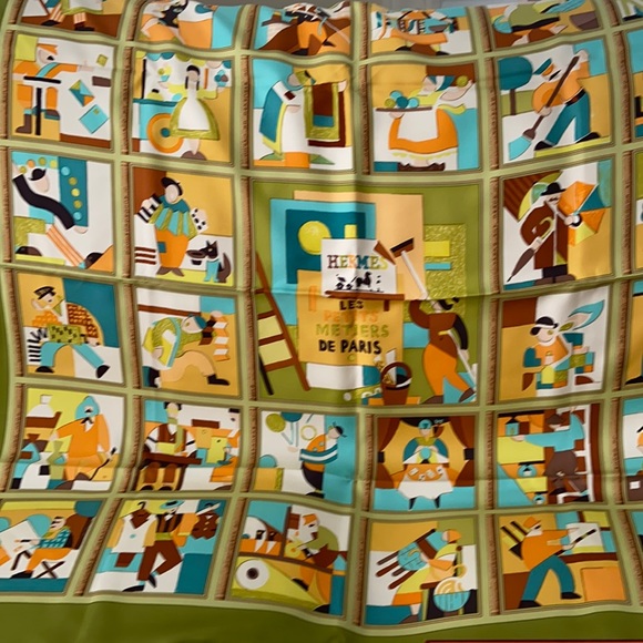 Green Hermès Paris people scarf - Picture 1 of 3